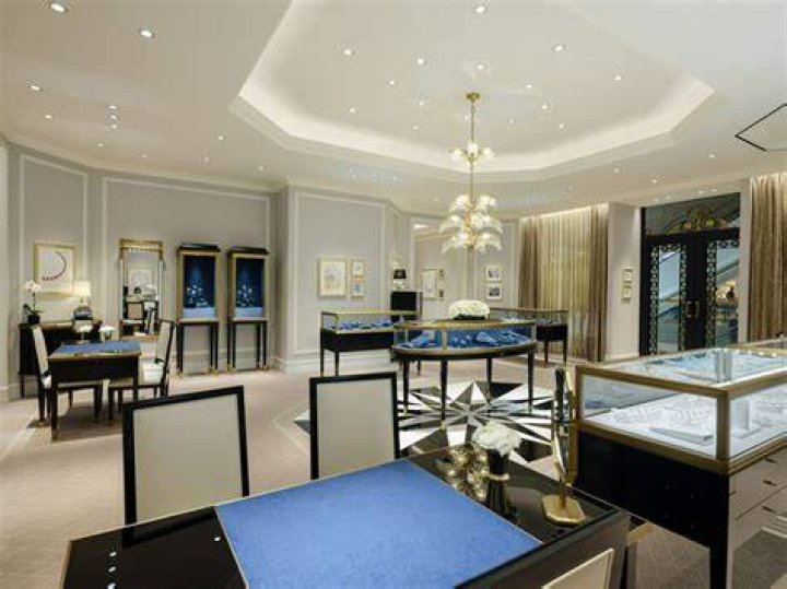 Harry Winston Net Worth: A Deep Dive into the Legacy of the King of Diamonds