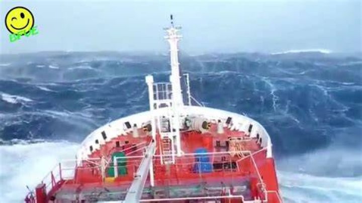 Heavy Weather and Large Ships in High Seas: Navigating the Challenges