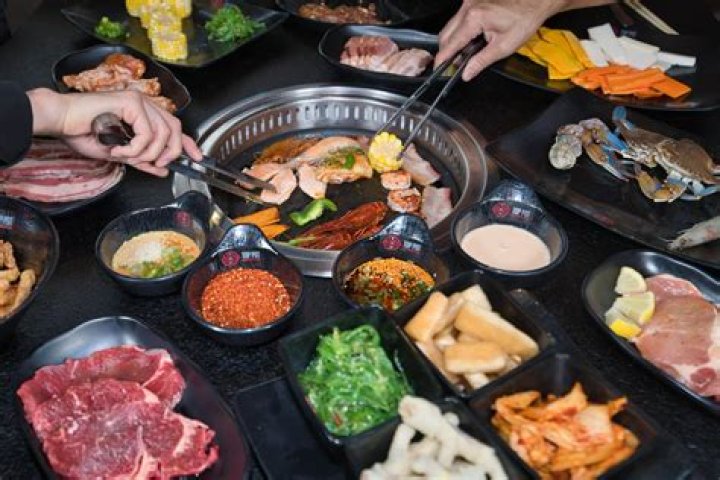 Hot Pot vs Korean BBQ: The Ultimate Guide to Two Iconic Dining Experiences