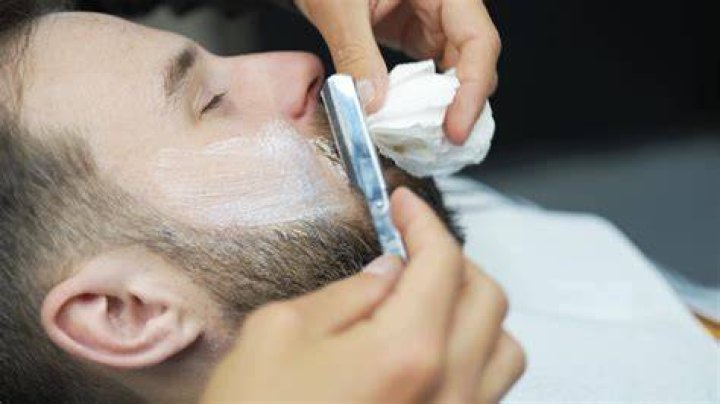 How Do You Empty the Shaving of Gamma Razor?