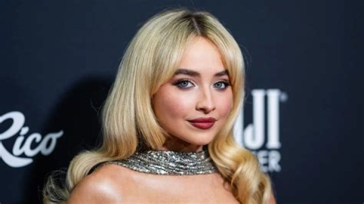 How Much Does Sabrina Carpenter Weigh? A Comprehensive Analysis
