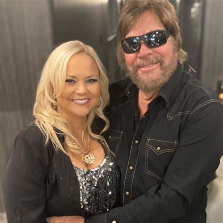How Much is Hank Williams Jr Worth? Exploring the Legacy and Wealth of the Country Icon