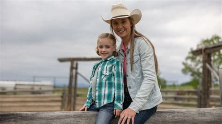 How Tall is Amber Marshall? Discover the Height of the Heartland Star