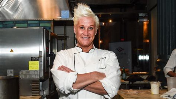 How Tall Is Chef Anne Burrell? Unveiling the Height of the Culinary Star