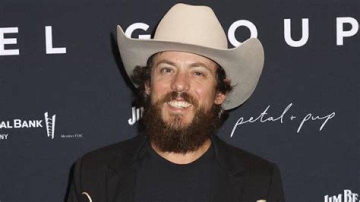 How Tall is Chris Janson? Discover the Height of the Talented Country Star
