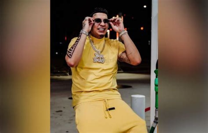 How Tall is DeeBaby: Unveiling the Height of the Rising Star