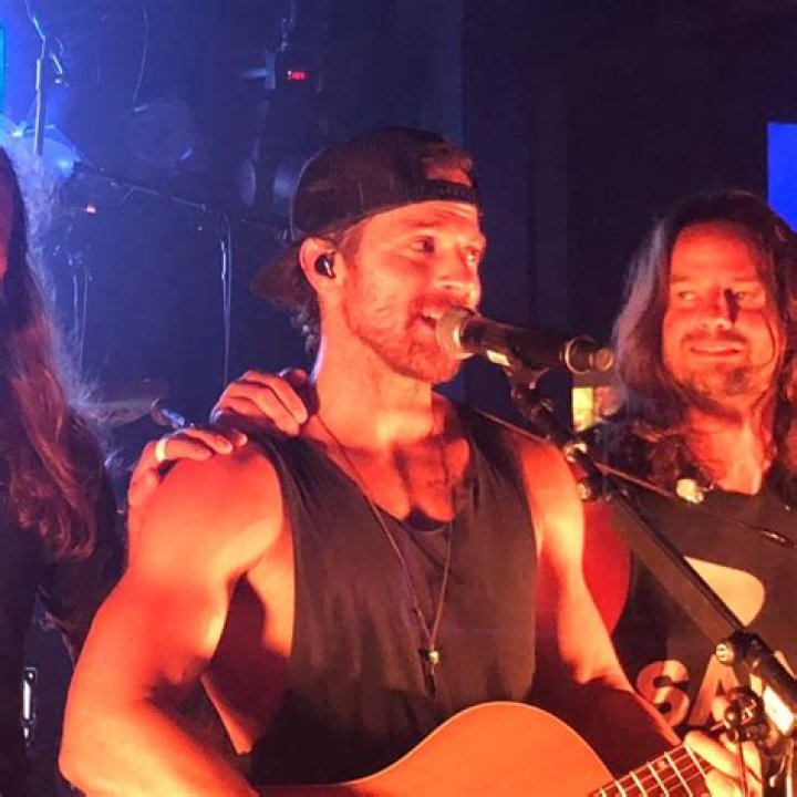 How Tall is Kip Moore? A Deep Dive into the Country Star's Height and Life