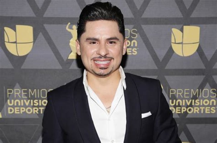 How Tall is Larry Hernandez? Unveiling the Facts About the Regional Mexican Star