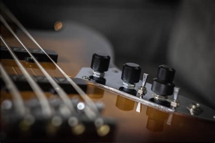 How to Play Akala U Bass: A Comprehensive Guide for Beginners