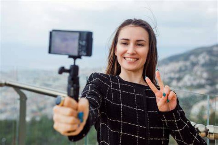 How to Record Driving Vlog: A Comprehensive Guide for Aspiring Vloggers