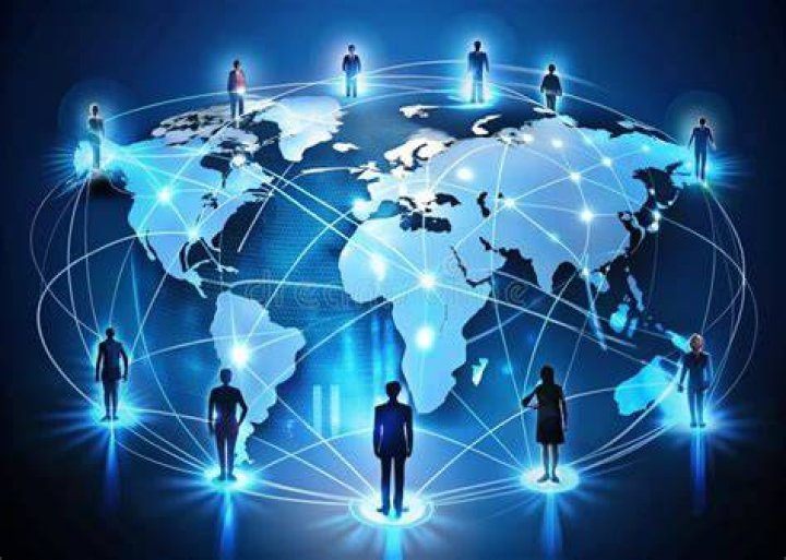 Hub4u ES: Connecting People Through Technology