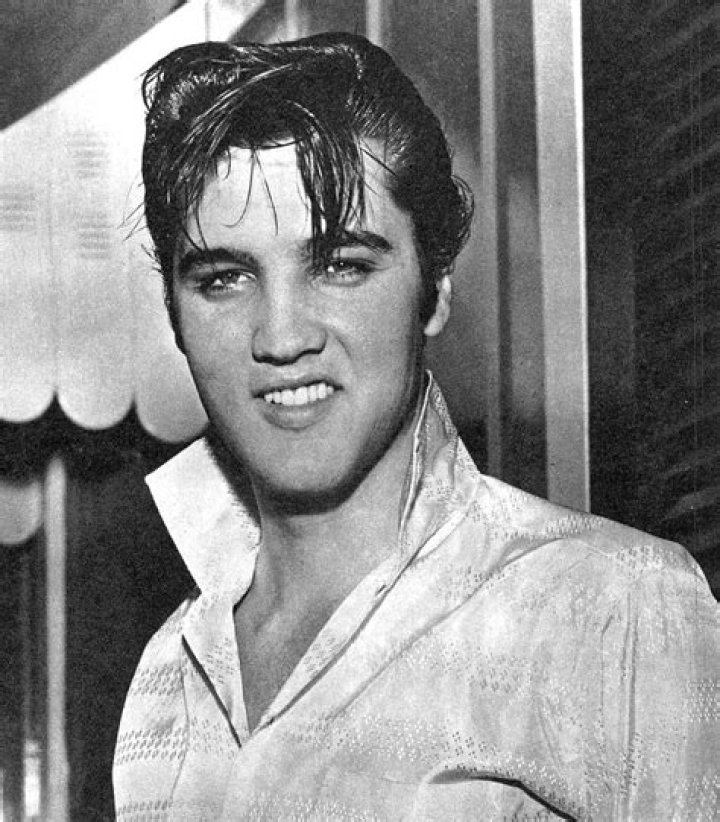 Iconic Elvis Pictures: A Visual Journey Through His Life and Legacy