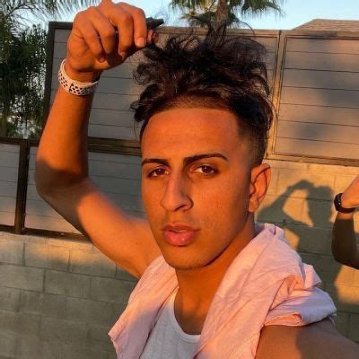 Izzy Tube Net Worth: Shining Light on the Rising Star's Wealth