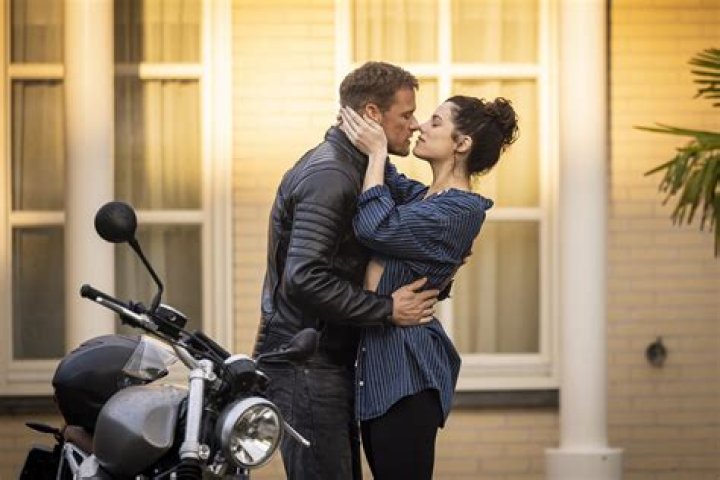 Jessica De Gouw: An Insight into the Life and Career of a Rising Star