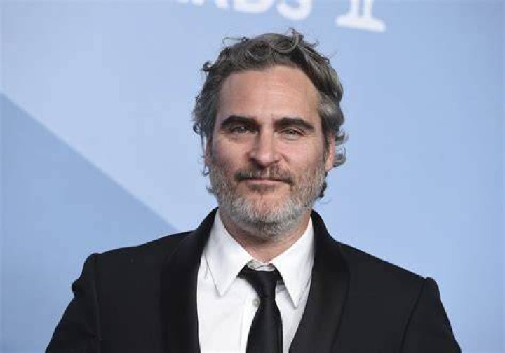 Joaquin Phoenix Hair Lip: The Style Evolution of an Icon