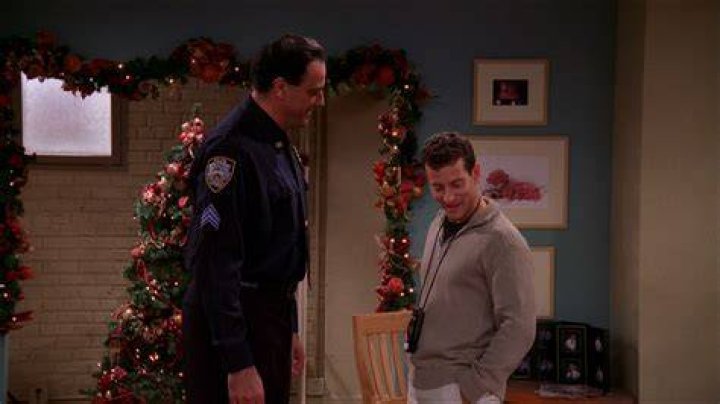 Joyful Moments and Festive Cheer: Everybody Loves Raymond Christmas Special