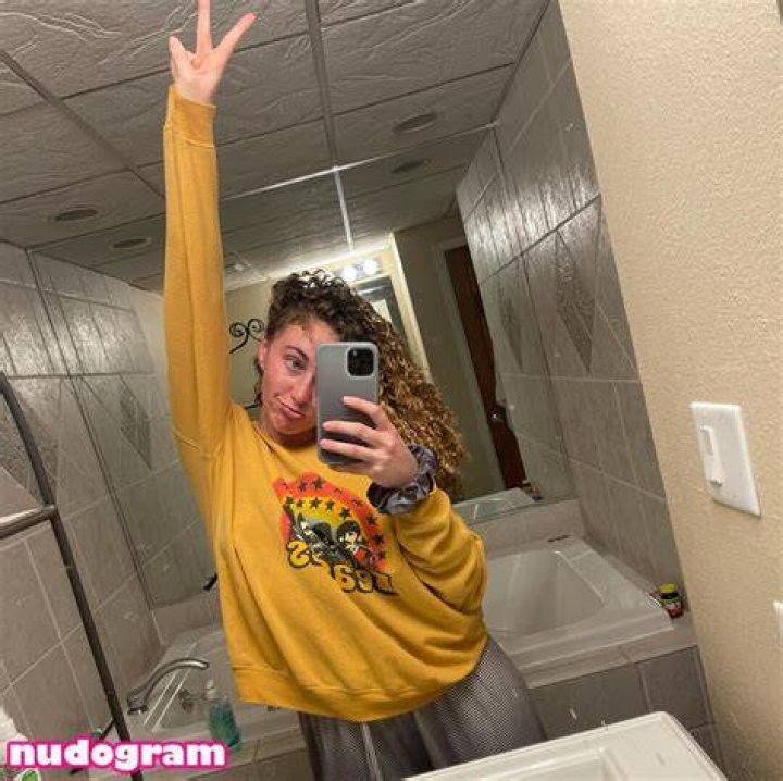 Karlye Taylor Nude: A Comprehensive Look into the Life and Career of the Rising Star