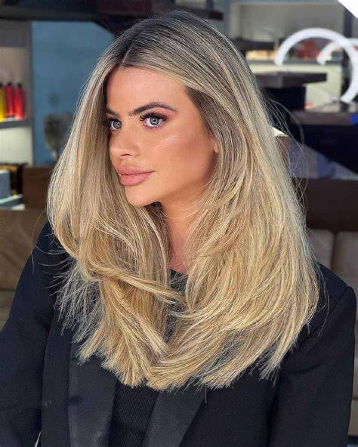 Layered Haircuts for Long Straight Hair: The Ultimate Guide