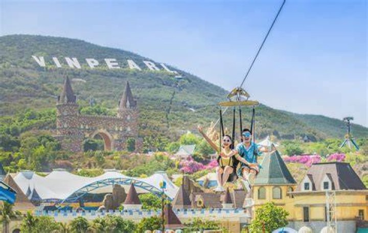 Linn Farran: The Ultimate Tour Guide Experience