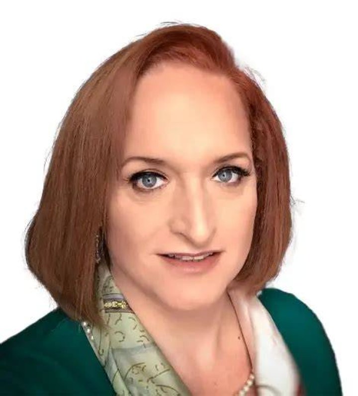 Lynette Nusbacher: A Wikipedia Biography