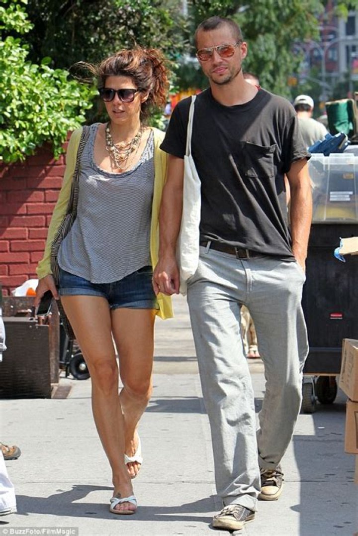 Marisa Tomei's Love Life: Exploring Her Partners and Relationships