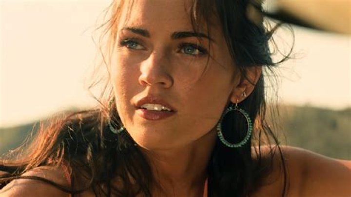 Megan Fox: The Versatile Actress Who Redefined Hollywood Glamour