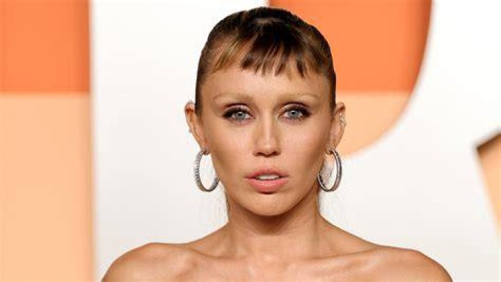 Miley Cyrus Nude: Exploring the Artistic Expression and Controversies