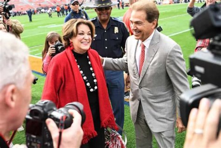Nick Saban's Wife: A Behind-the-Scenes Look