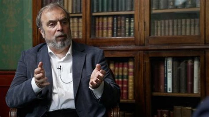 Peter Hitchens: The Controversial Voice of Modern Journalism
