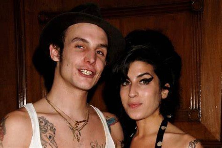 Pictures of Amy Winehouse on Drugs: A Deep Dive into Her Troubled Life