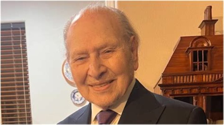 Ronald Wayne Net Worth 2024: A Look into the Life and Legacy