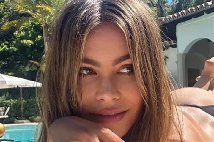 Sofia Vergara in Bathing Suits: A Dive into Style and Confidence