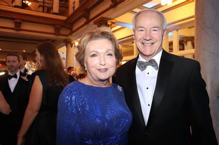 Susan Fayette Hutchinson: Republican or Democrat?