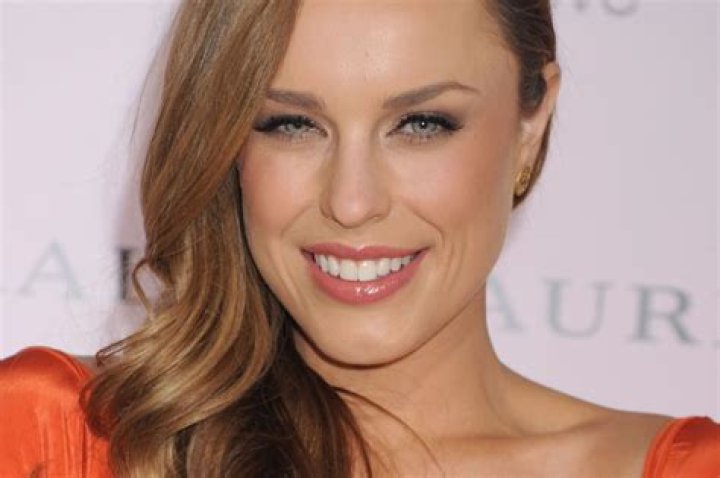 The Enchanting Jessica McNamee: A Rising Star in Hollywood