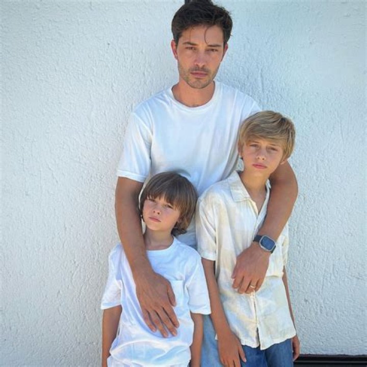 The Joyful Journey of Francisco Lachowski's Children: An Inspiring Family Tale