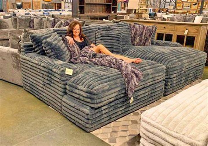 The Ultimate Guide to Fuzzy Couch: Comfort, Style, and Maintenance
