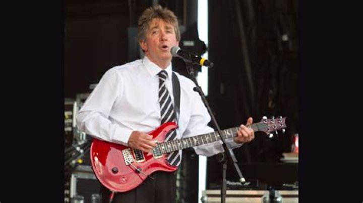 Tony Hicks: A Legendary Musician and Guitar Virtuoso