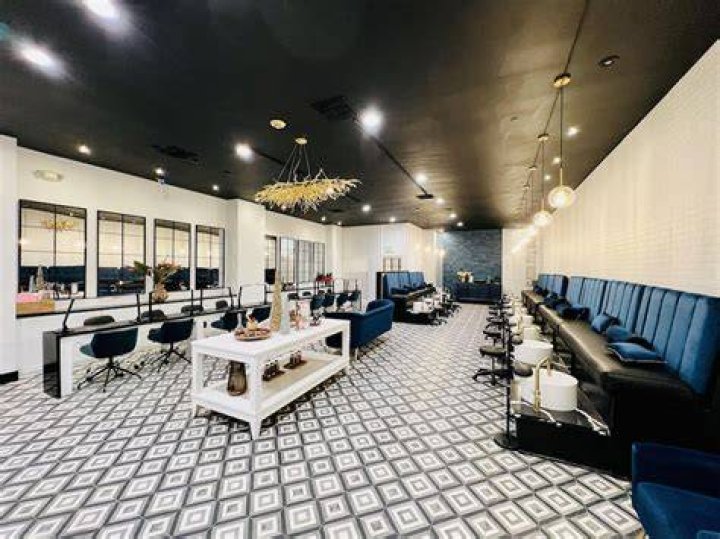 Transform Your Home with a Kitchen Nail Bar Experience