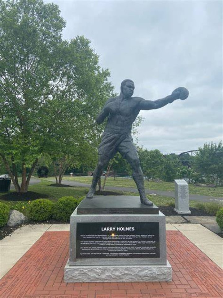 Unraveling the Legend of Larry Holmes: The Easton Assassin