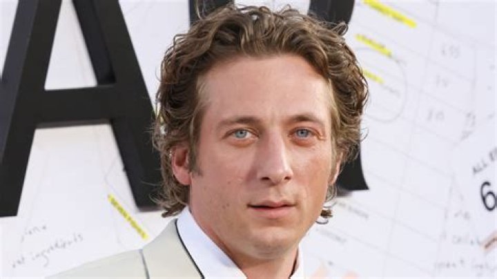 Unraveling the Mystery: Jeremy Allen White's Scar and Its Significance