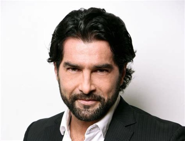 Unveiling the Charisma of Arturo Carmona