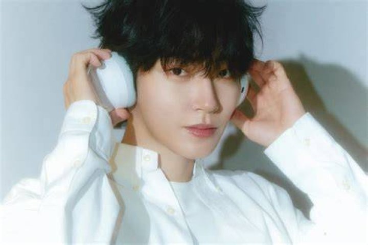 Unveiling the Charismatic Star: Hwang In Yeop