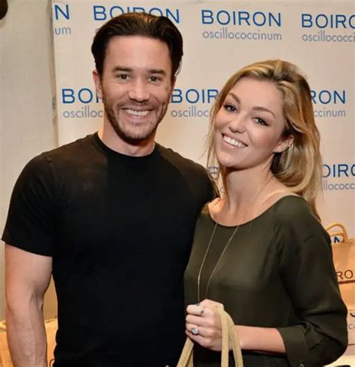 Unveiling the Love Life of Lili Simmons: Everything About Lili Simmons Dating