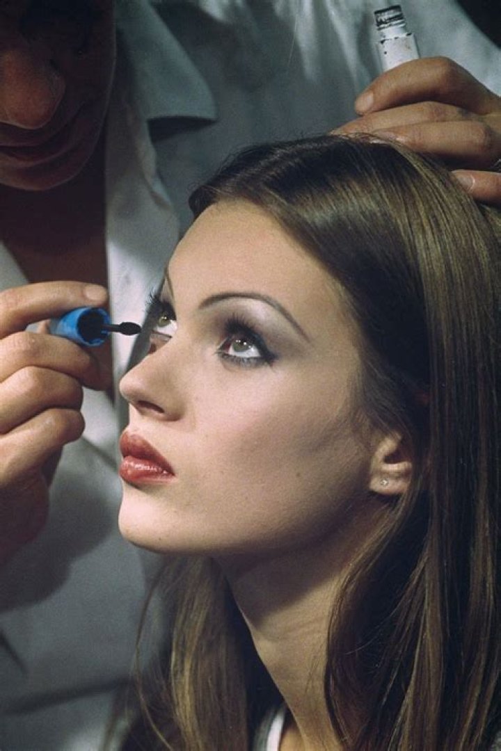 Unveiling the Mystery: Kate Moss Eye Color