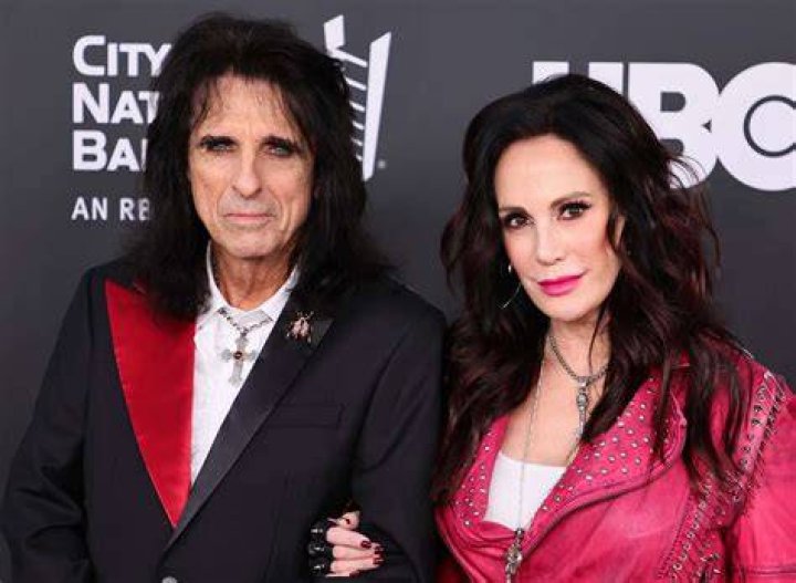 When Was Alice Cooper Born? Exploring the Life and Legacy of a Rock Icon