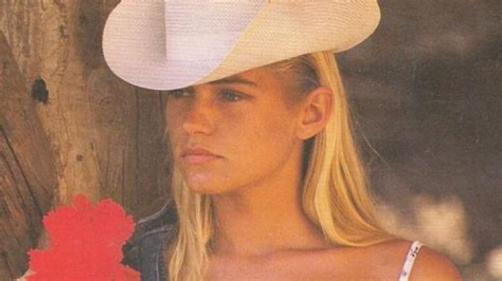 Yolanda Hadid: The Evolution of a Modeling Icon