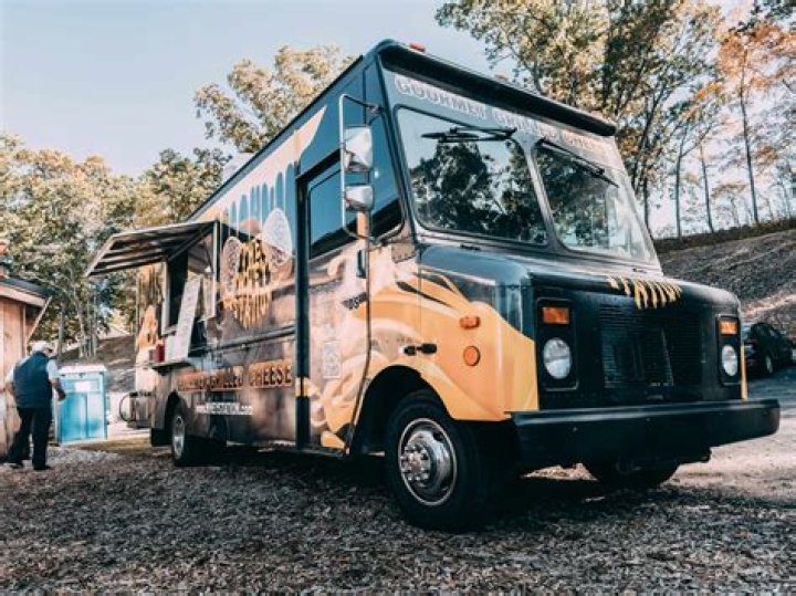 Zesty Creations: The Ultimate Zaxby's Food Truck Design